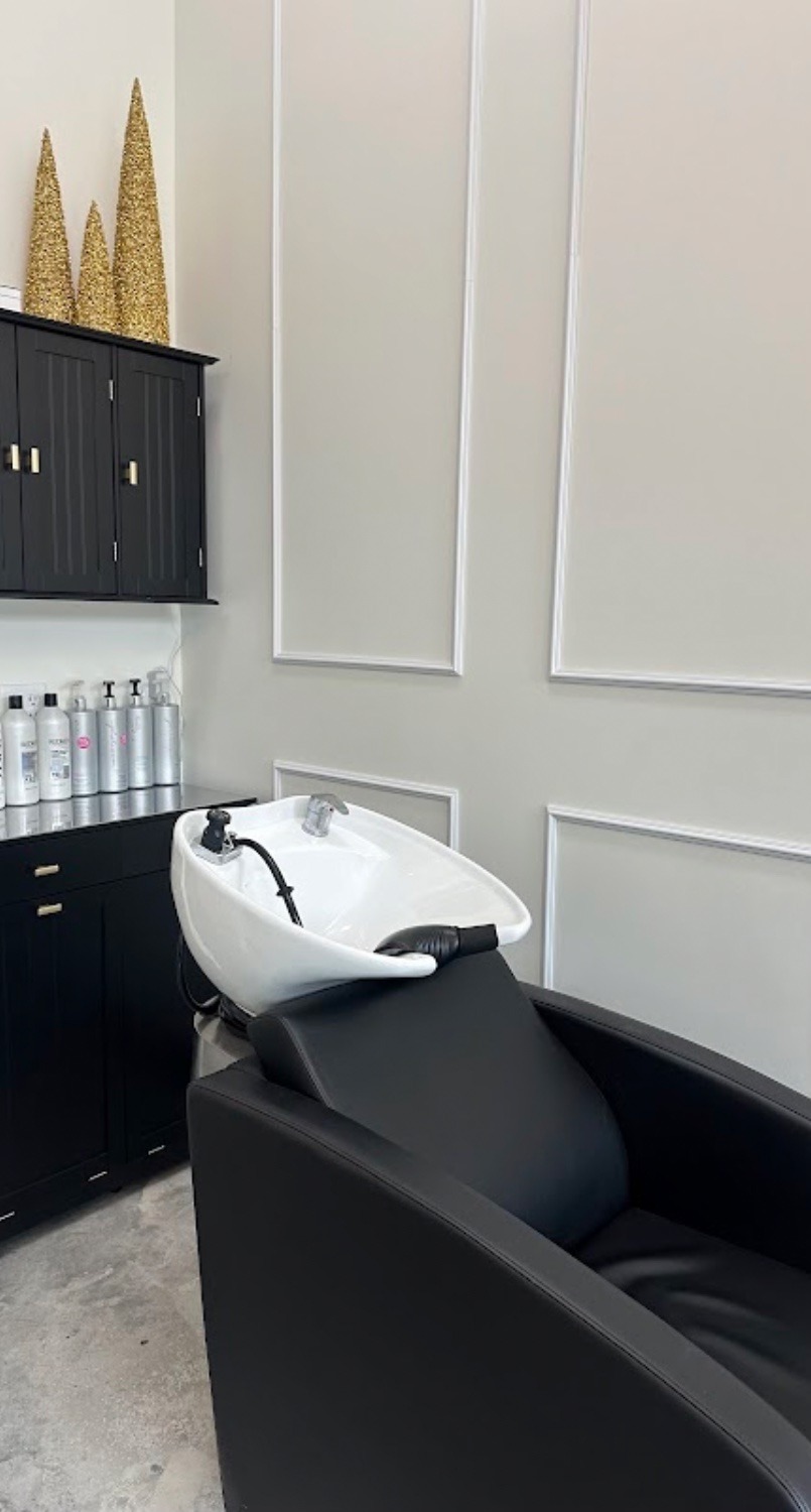 Opal & Ivy Salon shampoo station, Baton Rouge